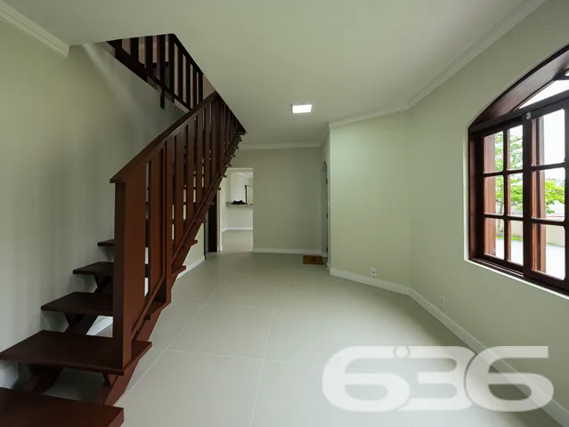 BAIRRO ANITA GARIBALDI: CASA ESTILO GERMÂNICO COM 