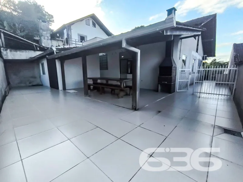 Seu novo lar com vista para a natureza no coração