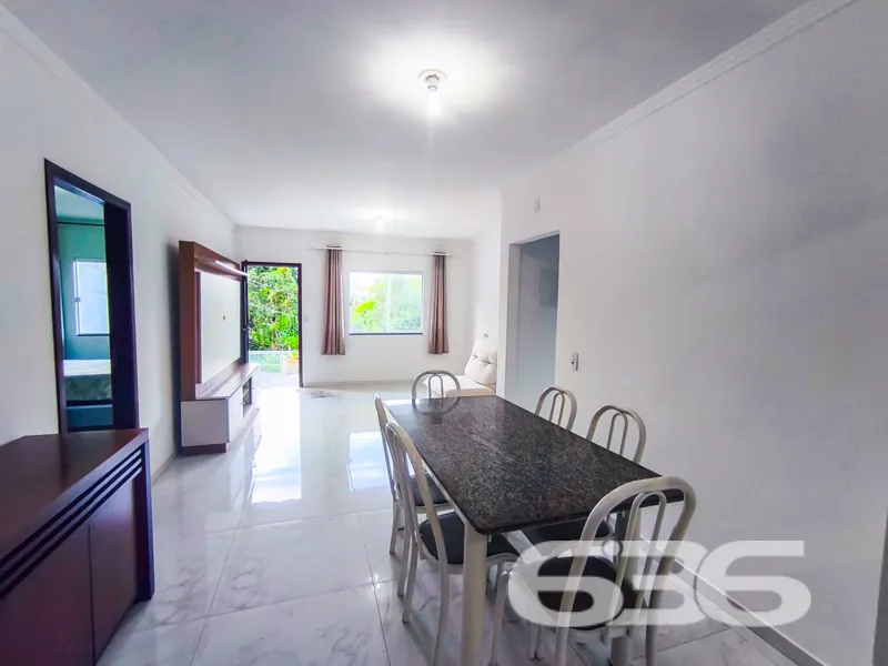 Seu novo lar com vista para a natureza no coração
