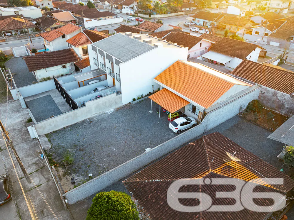 IMÓVEL COM 3 QUARTOS NO BAIRRO IRIRIÚ - ESTUDA PER
