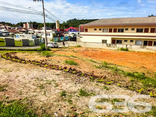 Descubra o potencial ilimitado deste terreno em Jo