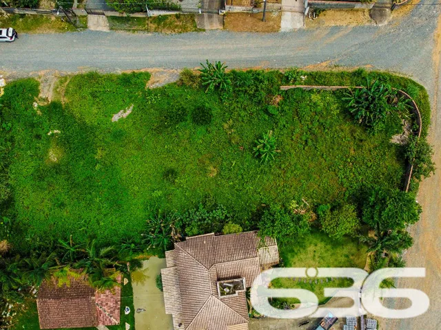TERRENO DE ESQUINA NO BAIRRO BOEHMERWALD, PERFEITO