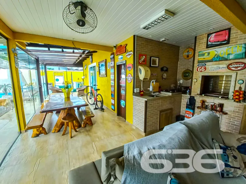 Imóvel térreo em terreno de esquina com 502 m² no 