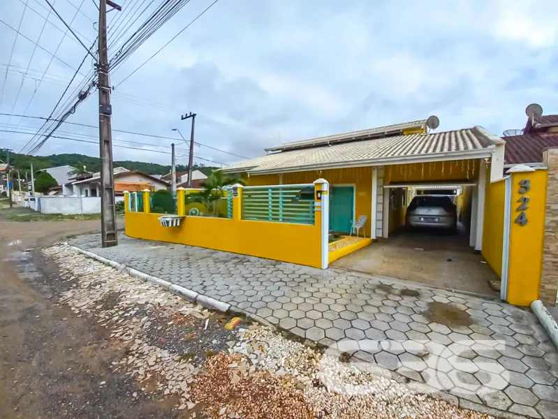 Imóvel térreo em terreno de esquina com 502 m² no 
