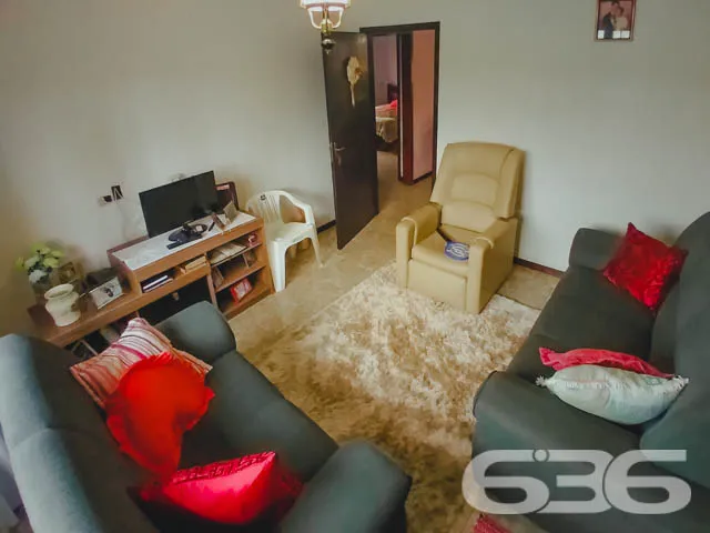CASA COM 2 QUARTOS E 1 SUĂTE, NO BAIRRO BOEHMERWAL