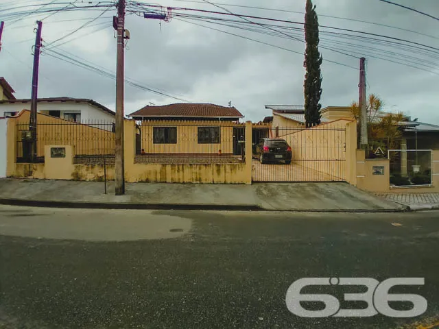 CASA COM 2 QUARTOS E 1 SUĂTE, NO BAIRRO BOEHMERWAL