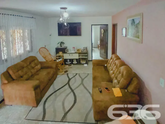 CASA COM 2 QUARTOS E 1 SUĂTE, NO BAIRRO BOEHMERWAL
