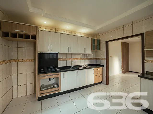 OPORTUNIDADE DE CASA COM 3 QUARTOS, NO BAIRRO JAR