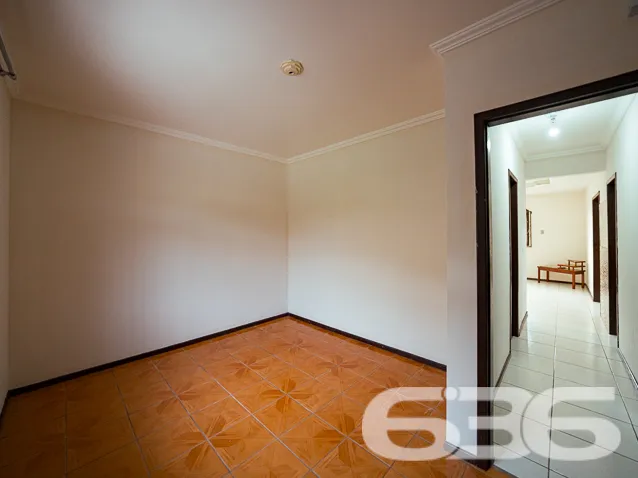 OPORTUNIDADE DE CASA COM 3 QUARTOS, NO BAIRRO JAR