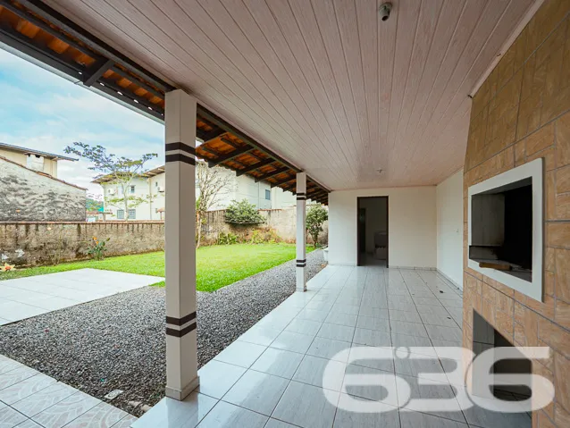 OPORTUNIDADE DE CASA COM 3 QUARTOS, NO BAIRRO JAR