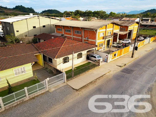 OPORTUNIDADE DE CASA COM 3 QUARTOS, NO BAIRRO JAR