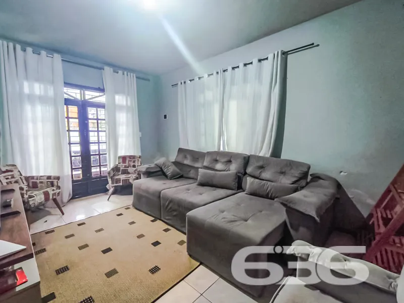 Residência térrea à venda no bairro Parque Guarani