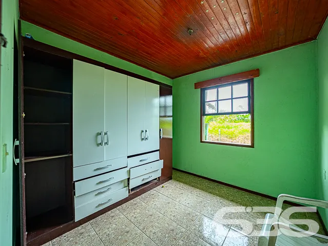 TERRENO AMPLO COM DUAS RESIDÊNCIAS NO CENTRO DE PI