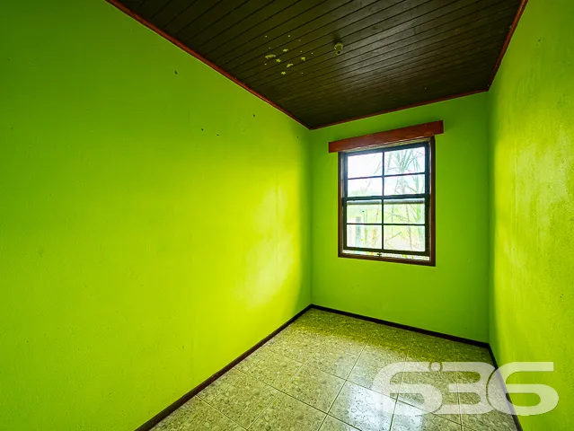 TERRENO AMPLO COM DUAS RESIDÊNCIAS NO CENTRO DE PI