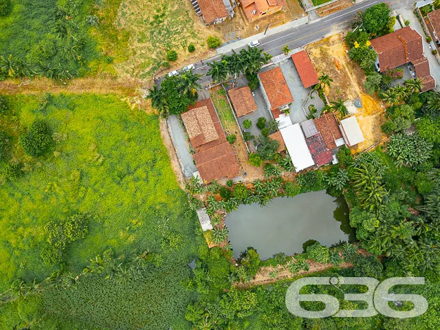 TERRENO AMPLO COM DUAS RESIDÊNCIAS NO CENTRO DE PI