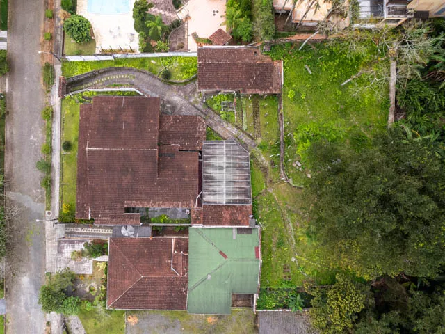 AMPLO TERRENO NO BAIRRO SAGUAÇU - INVISTA AQUI!

I