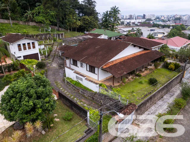 AMPLO TERRENO NO BAIRRO SAGUAÇU - INVISTA AQUI!

I