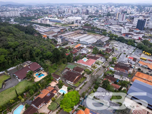 AMPLO TERRENO NO BAIRRO SAGUAÇU - INVISTA AQUI!

I
