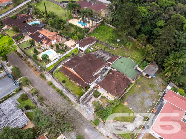 AMPLO TERRENO NO BAIRRO SAGUAÇU - INVISTA AQUI!

I