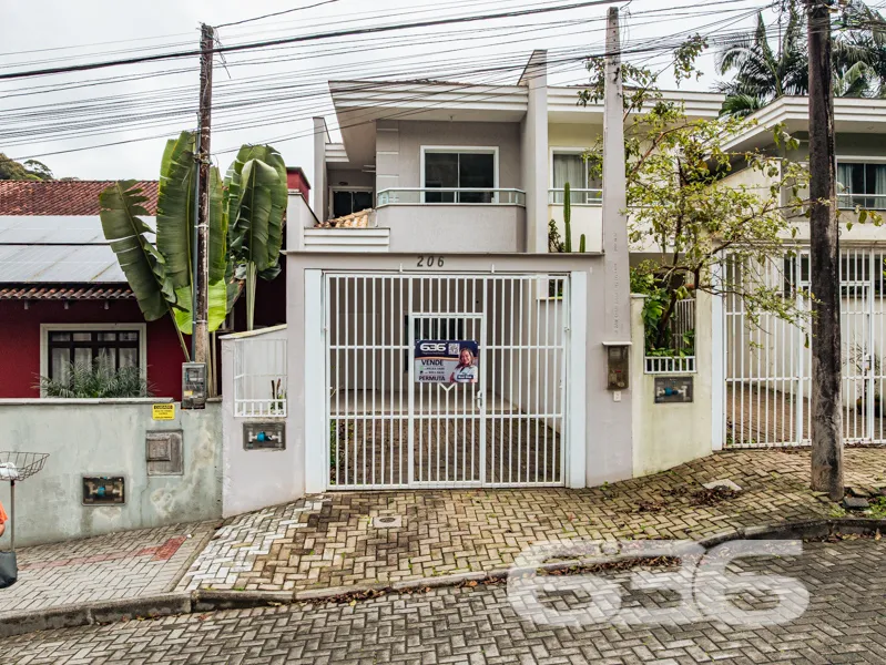 Descubra o Sobrado dos Seus Sonhos em Joinville!