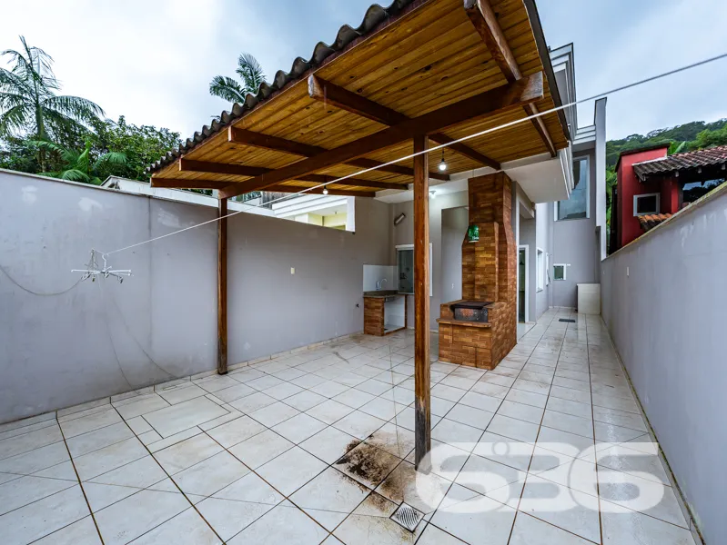Descubra o Sobrado dos Seus Sonhos em Joinville!