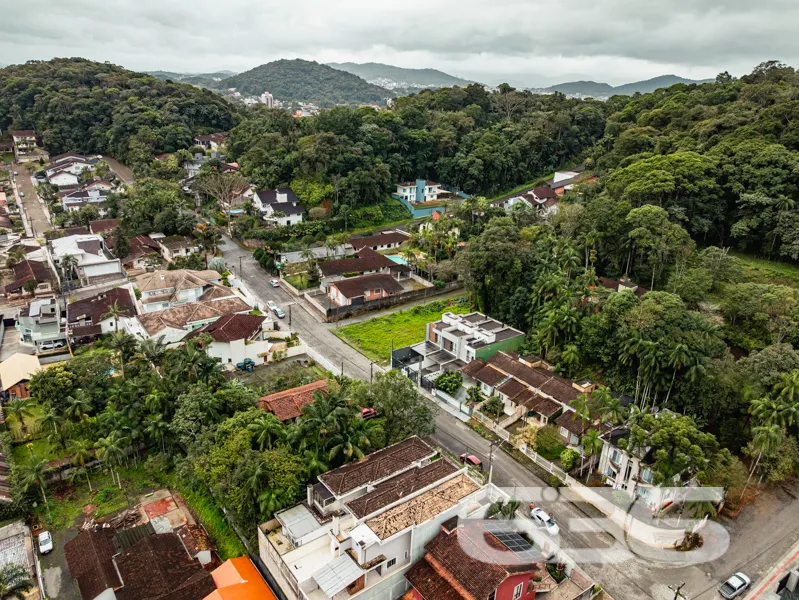 Descubra o Sobrado dos Seus Sonhos em Joinville!