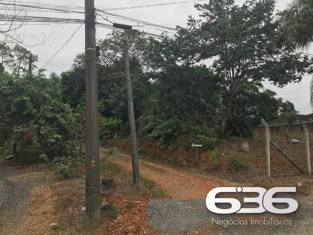 TERRENO ESPAÇOSO NO BAIRRO NOVA BRASÍLIA - O LOCAL