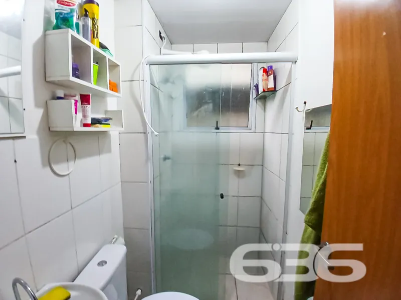 Apresentamos o apartamento, localizado em um condo