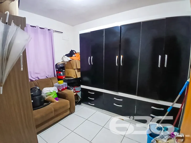 Apresentamos o apartamento, localizado em um condo