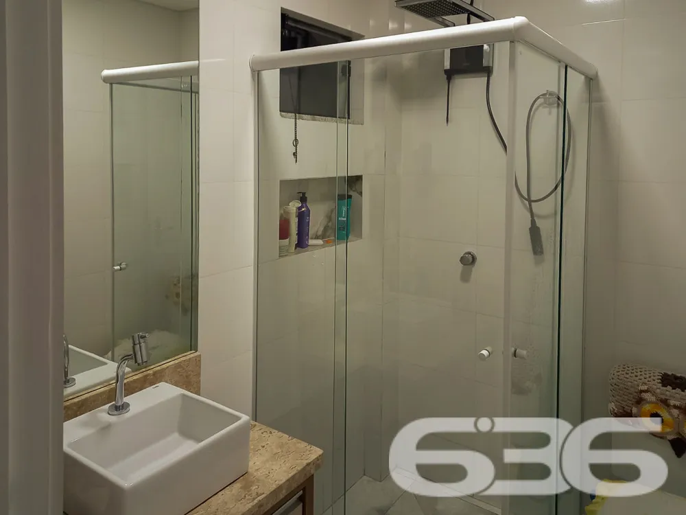 Apartamento no cobiçado bairro Bom Retiro, uma com
