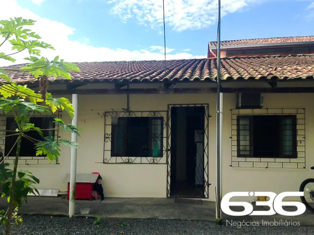 EXCELENTE CASA Ă VENDA NO BAIRRO AVENTUREIRO, EM J
