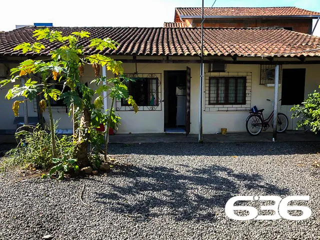 EXCELENTE CASA Ă VENDA NO BAIRRO AVENTUREIRO, EM J