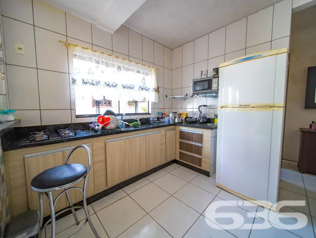 VENDE-SE IMĂVEL COM 2 QUARTOS NO BAIRRO PARANAGUAM