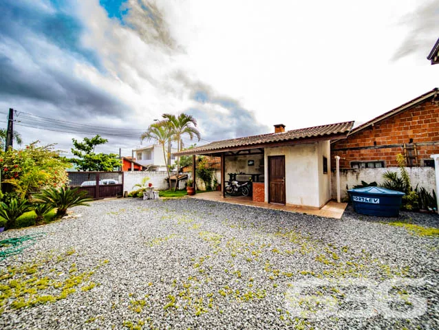VENDE-SE IMĂVEL COM 2 QUARTOS NO BAIRRO PARANAGUAM