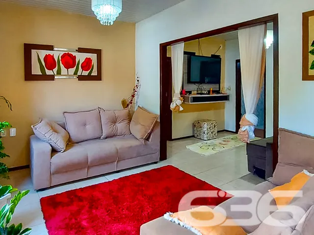 CASA GRANDE DE ESQUINA COM 1 SUĂTE E MAIS 2 QUARTO