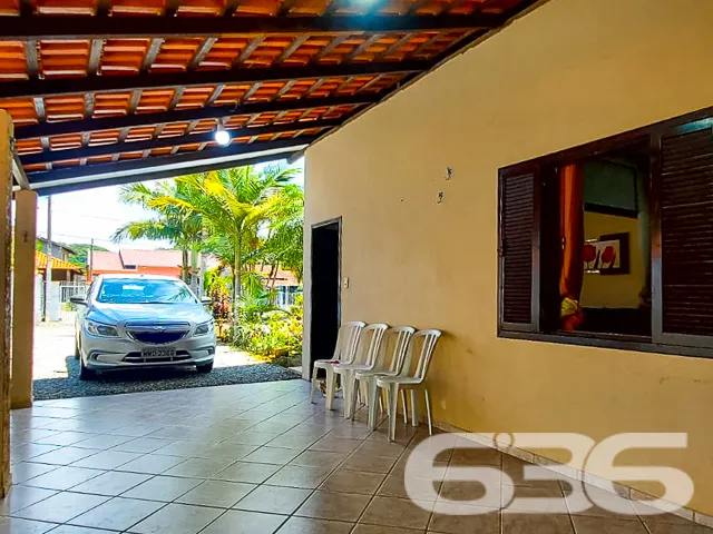 CASA GRANDE DE ESQUINA COM 1 SUĂTE E MAIS 2 QUARTO