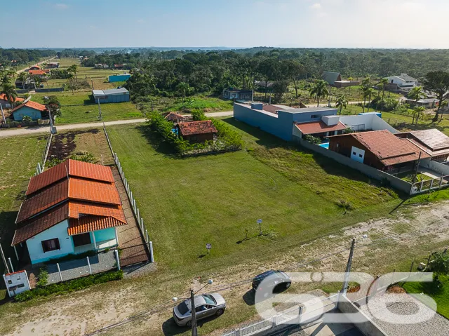 VENDE-SE TERRENO AMPLO EM SÃO FRANCISCO DO SUL!
I