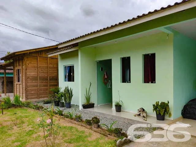 EXCELENTE CASA COM 1 SUĂTE E 1 QUARTO EM ARAQUARI,