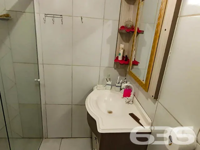 OPORTUNIDADE DE SOBRADO COM  2 SUÍTES E 4 QUARTOS,