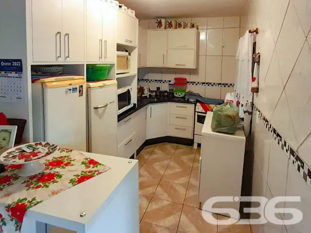 OPORTUNIDADE DE SOBRADO COM  2 SUÍTES E 4 QUARTOS,