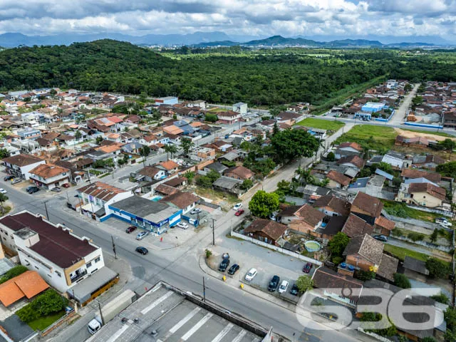 TERRENO À VENDA no encantador bairro Paranaguamiri