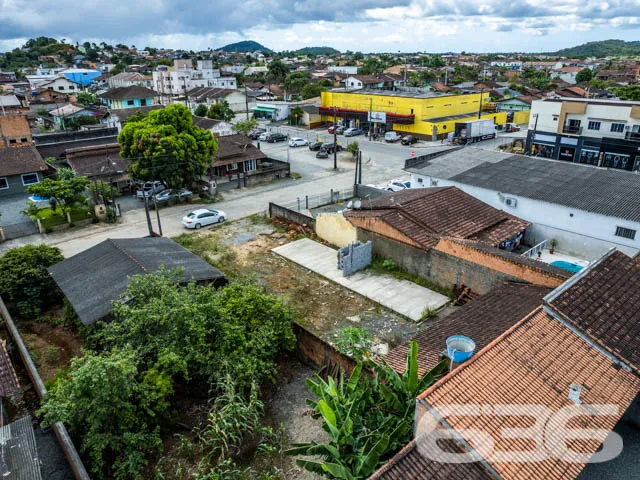 TERRENO À VENDA no encantador bairro Paranaguamiri