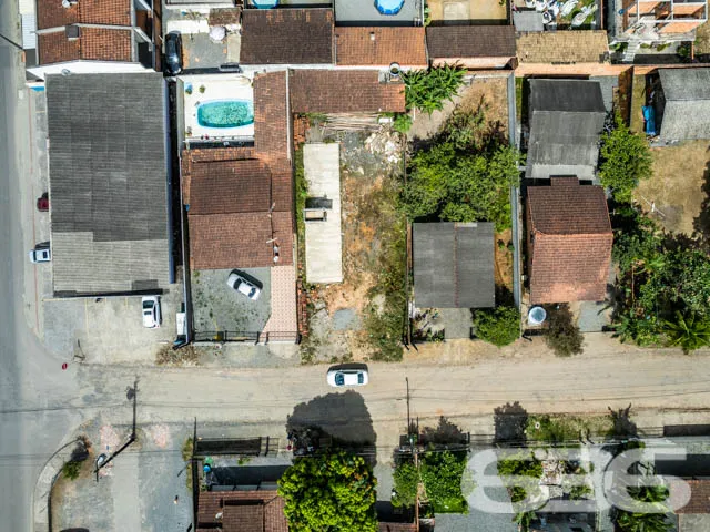 TERRENO À VENDA no encantador bairro Paranaguamiri
