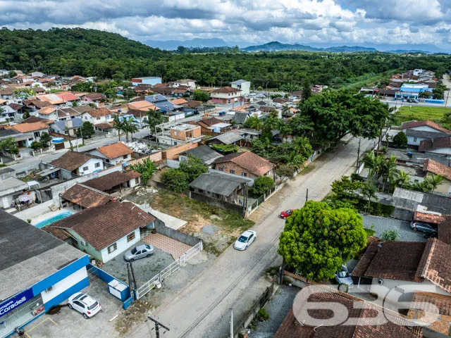 TERRENO À VENDA no encantador bairro Paranaguamiri