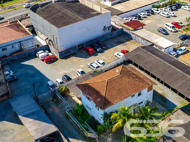 INVISTA NESTE IMÓVEL COMERCIAL NO CENTRO DE JOINVI
