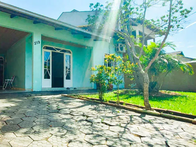 EXCELENTE CASA Ă VENDA COM 2 QUARTOS, MAIS EDĂCUL