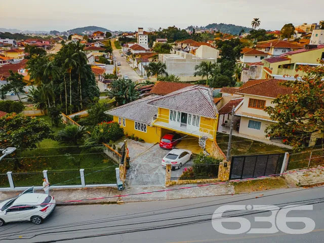 AMPLO IMÓVEL À VENDA NO BAIRRO FLORESTA, EM JOINVI