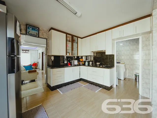 RESIDÊNCIA COM SUÍTE + 3 QUARTOS NO BAIRRO FÁTIMA 