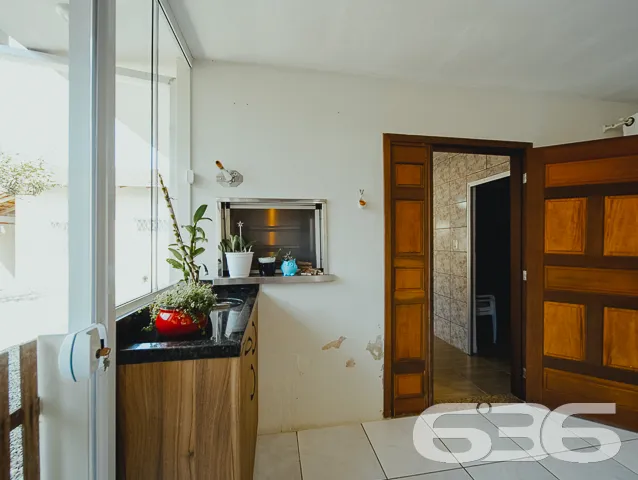 RESIDÊNCIA COM SUÍTE + 3 QUARTOS NO BAIRRO FÁTIMA 