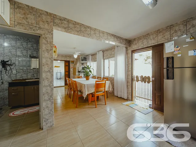 RESIDÊNCIA COM SUÍTE + 3 QUARTOS NO BAIRRO FÁTIMA 